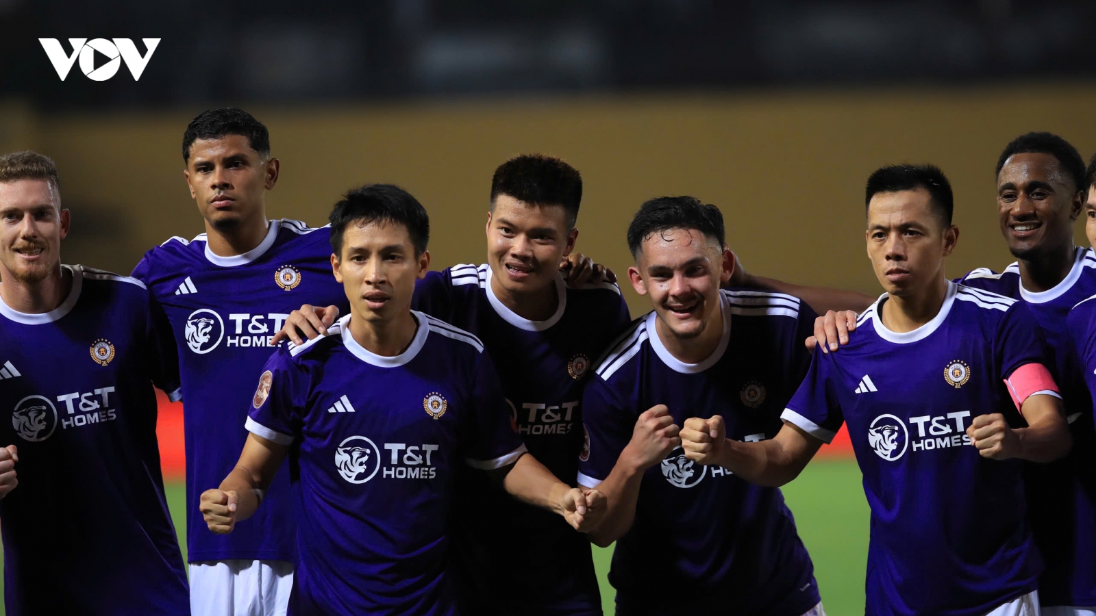 Hà Nội FC đánh bại CAHN, Ninh Bình chiếm ngôi đầu V-League
