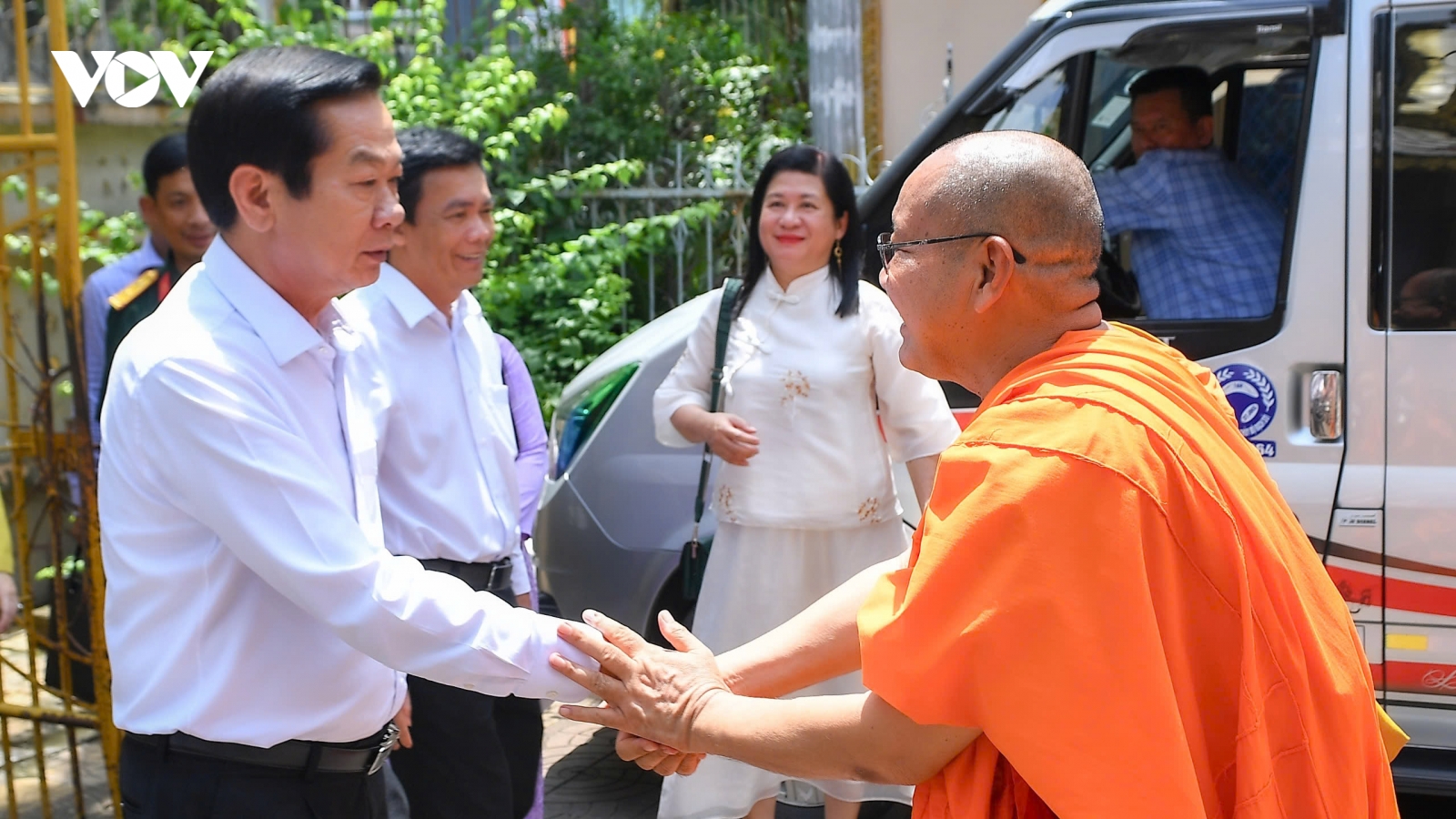 Bí thư Cần Thơ thăm, chúc mừng đồng bào Khmer dịp lễ Sene Dolta