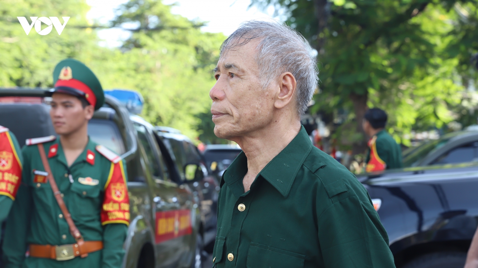 Một cuộc tiễn đưa, nhiều nỗi mong chờ