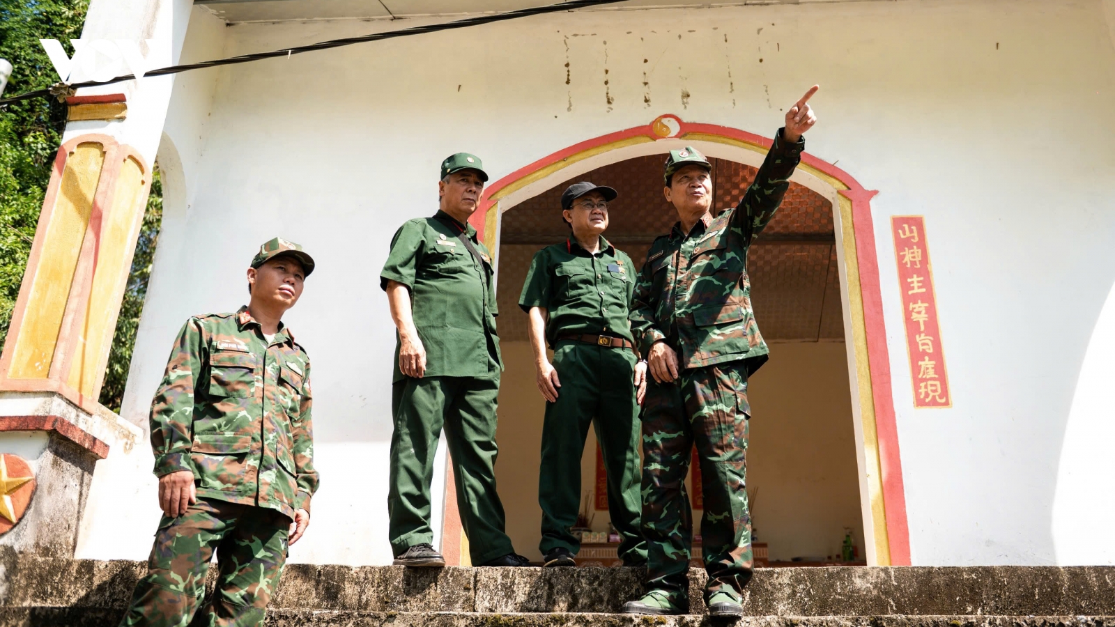 Lần theo ký ức, đi tìm đồng đội nằm lại trên núi đá biên cương phía Bắc