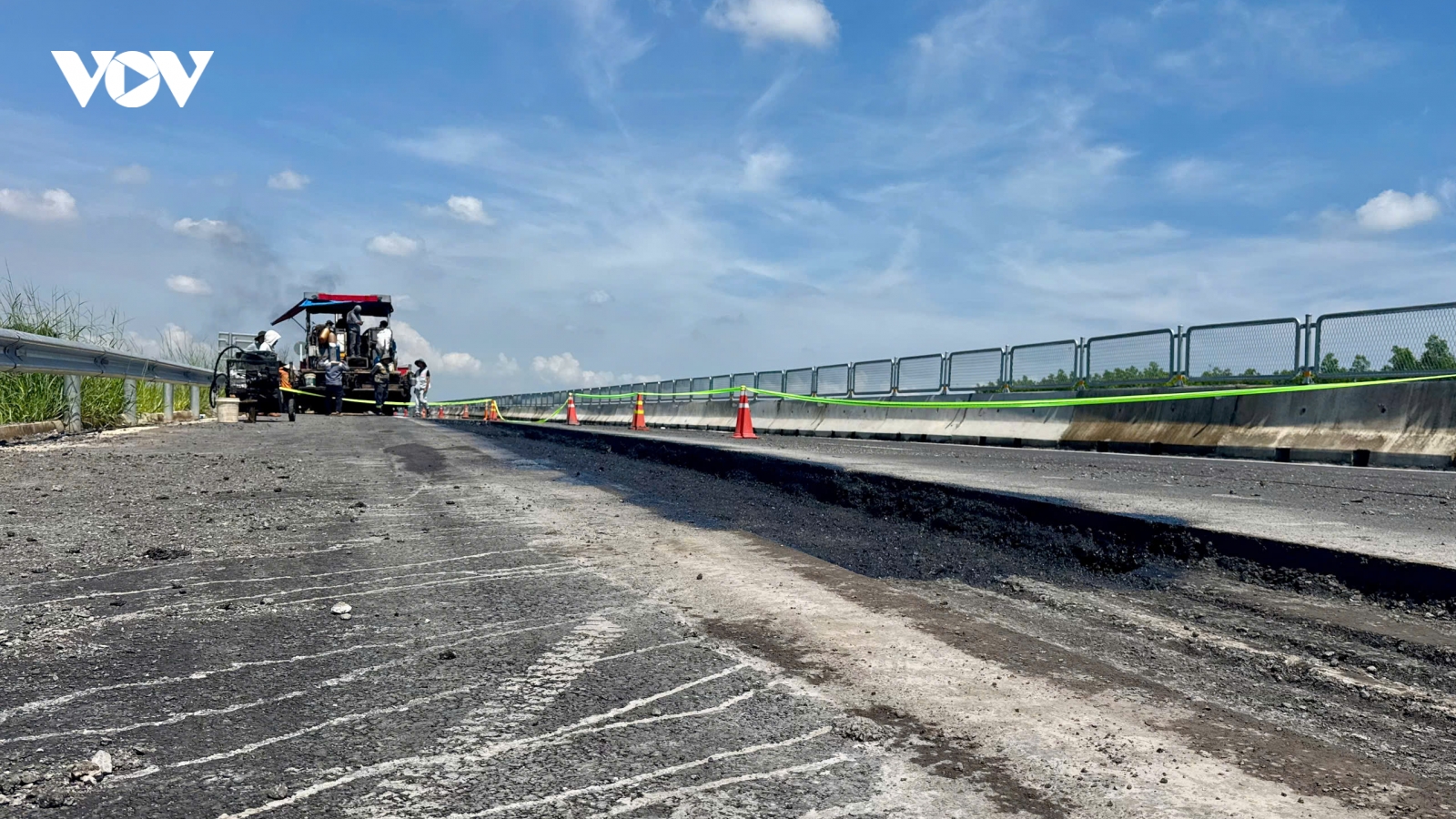Bắt đầu khắc phục vết nứt trên cao tốc Biên Hoà – Vũng Tàu