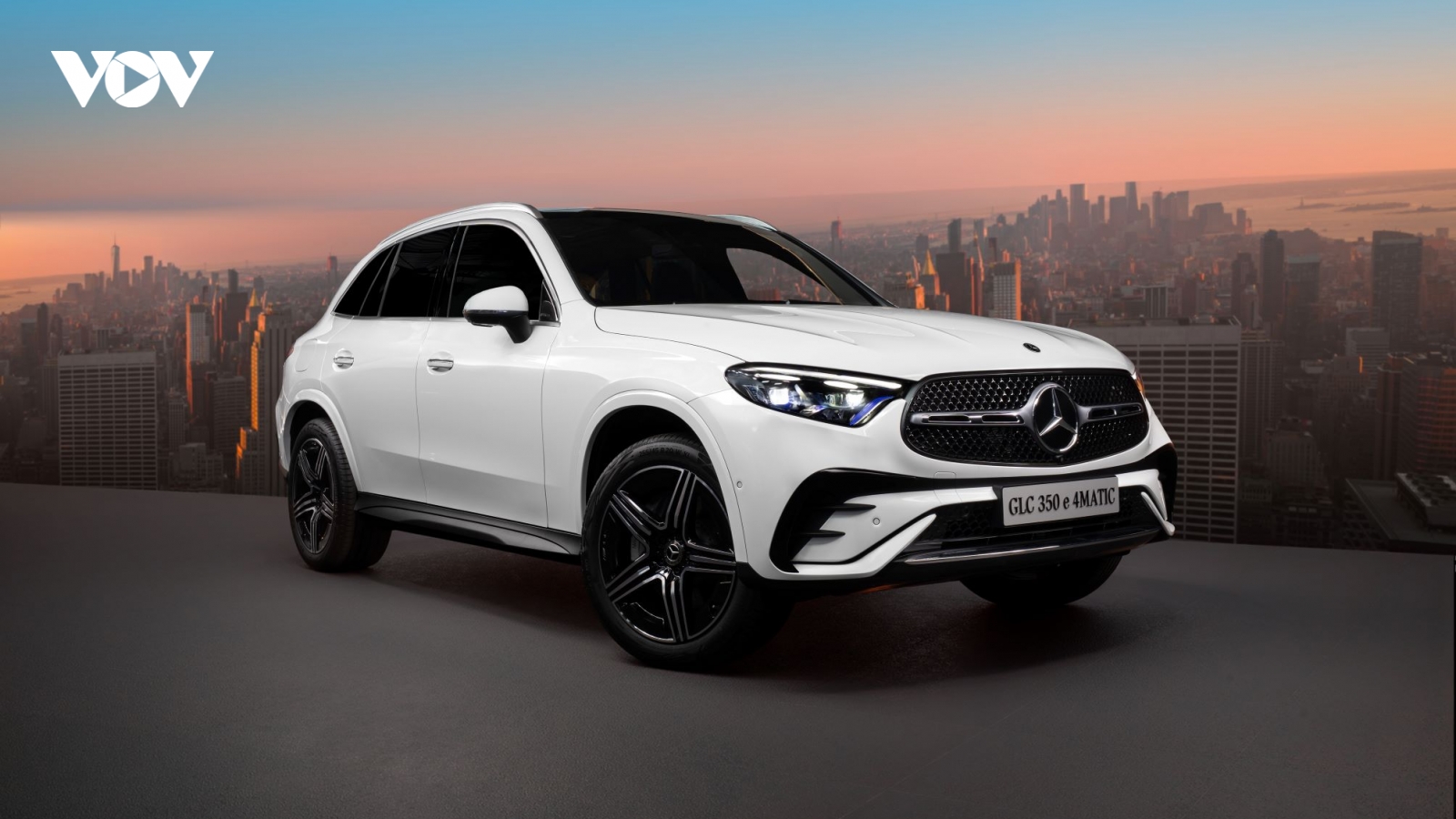 Mercedes-Benz ra mắt GLC 350e 4MATIC PHEV tại Việt Nam, giá gần 3 tỷ đồng