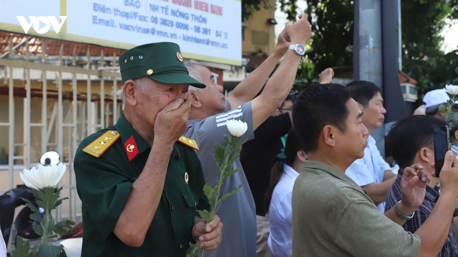 Phía sau những cành cúc trắng tiễn đưa 731 liệt sĩ về đất Mẹ