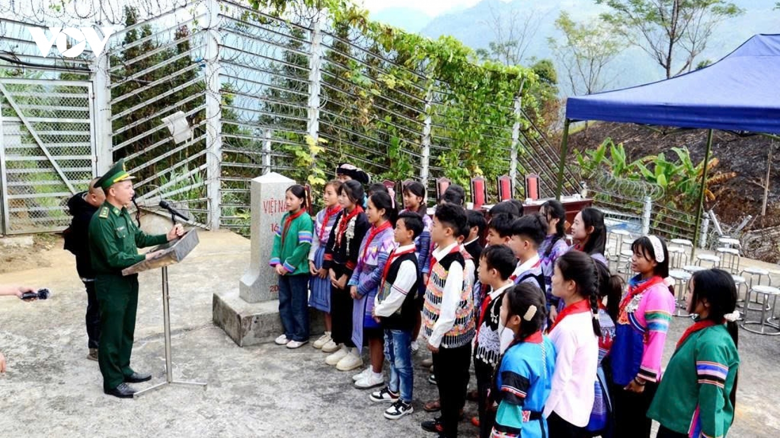 Bài học "bờ rào" nơi cột mốc 166 ở Lào Cai