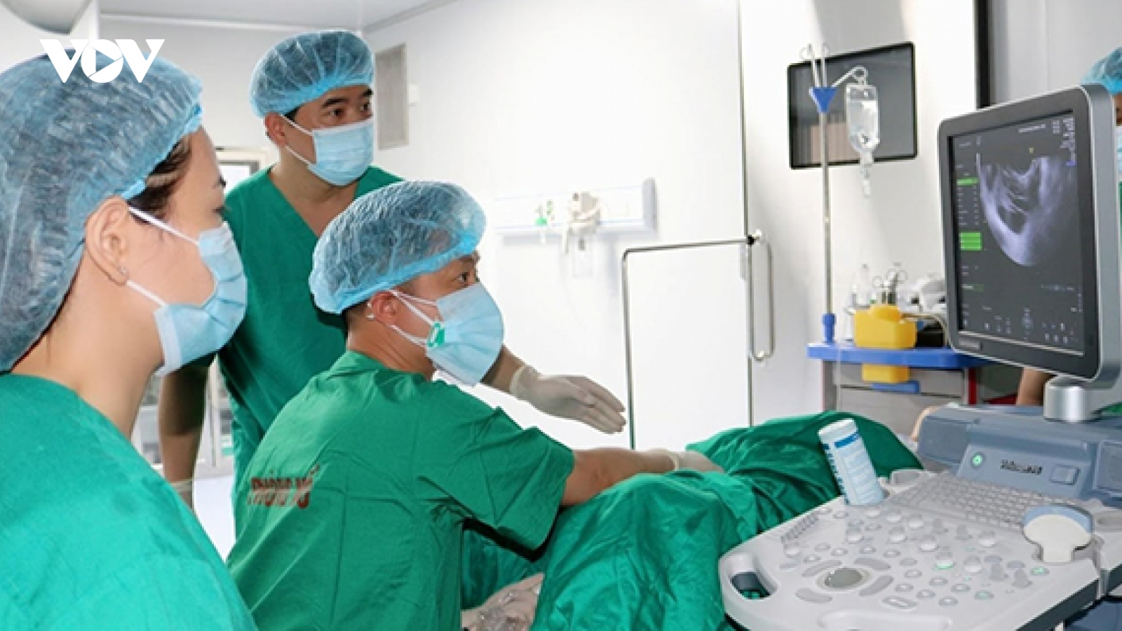 Siết chặt quy định về thụ tinh ống nghiệm và mang thai hộ