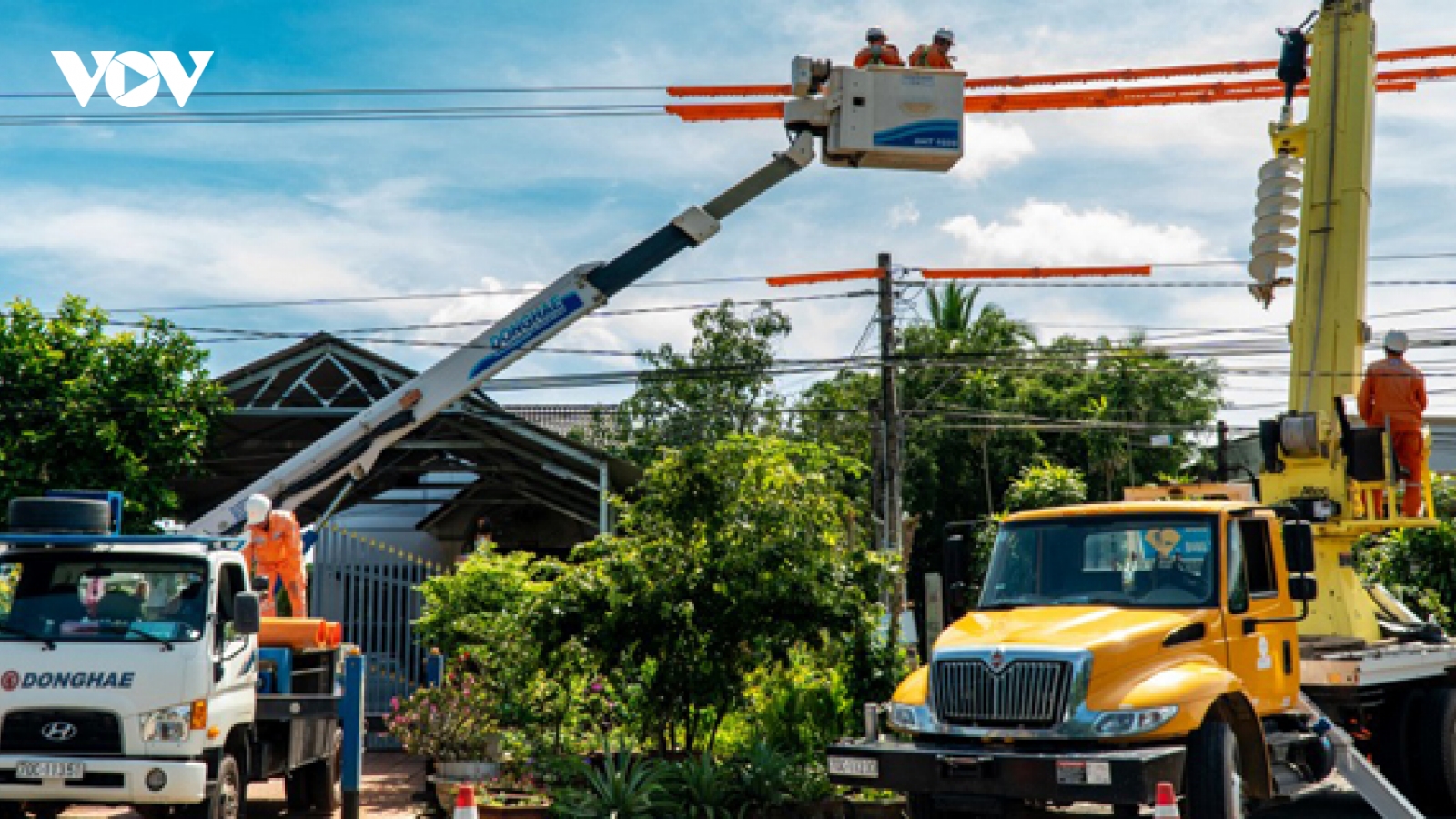 EVN đảm bảo cung cấp điện an toàn, ổn định trong kỳ nghỉ Tết Nguyên đán Ất Tỵ 2025