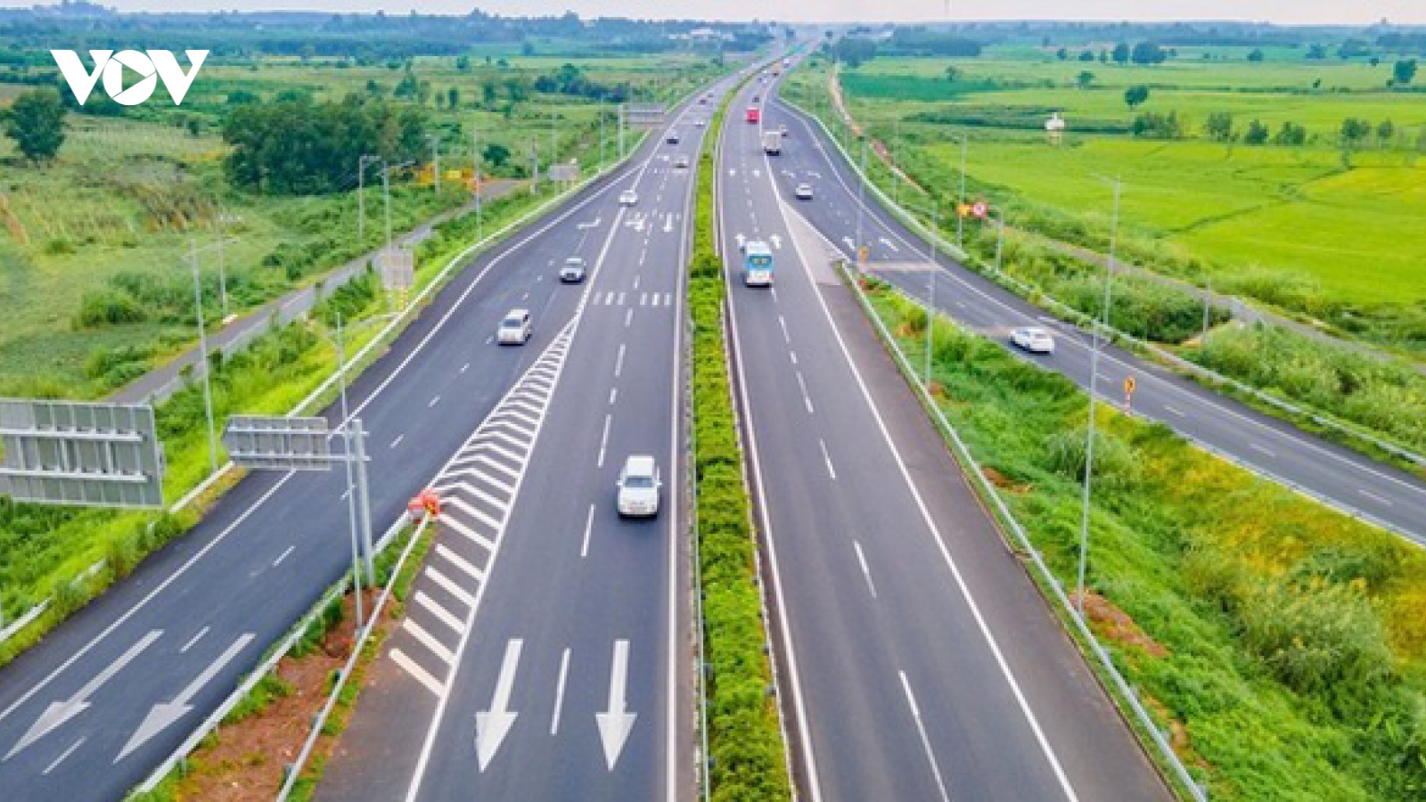 Nộp phí đường bộ, người dân vẫn mất tiền khi đi cao tốc, Cục Đường bộ lý giải