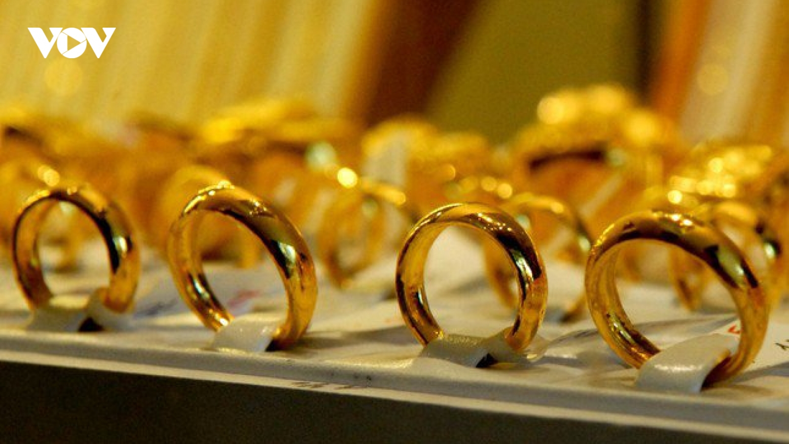 Không nên vội vã mua vàng nhẫn