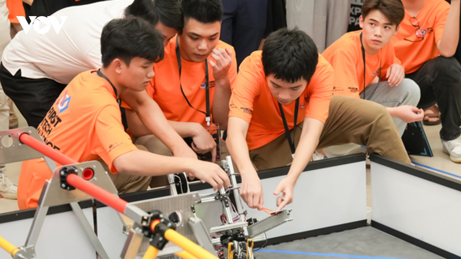 Trường ĐH FPT công bố tổ chức giải thi đấu robot quy mô toàn cầu tại Việt Nam