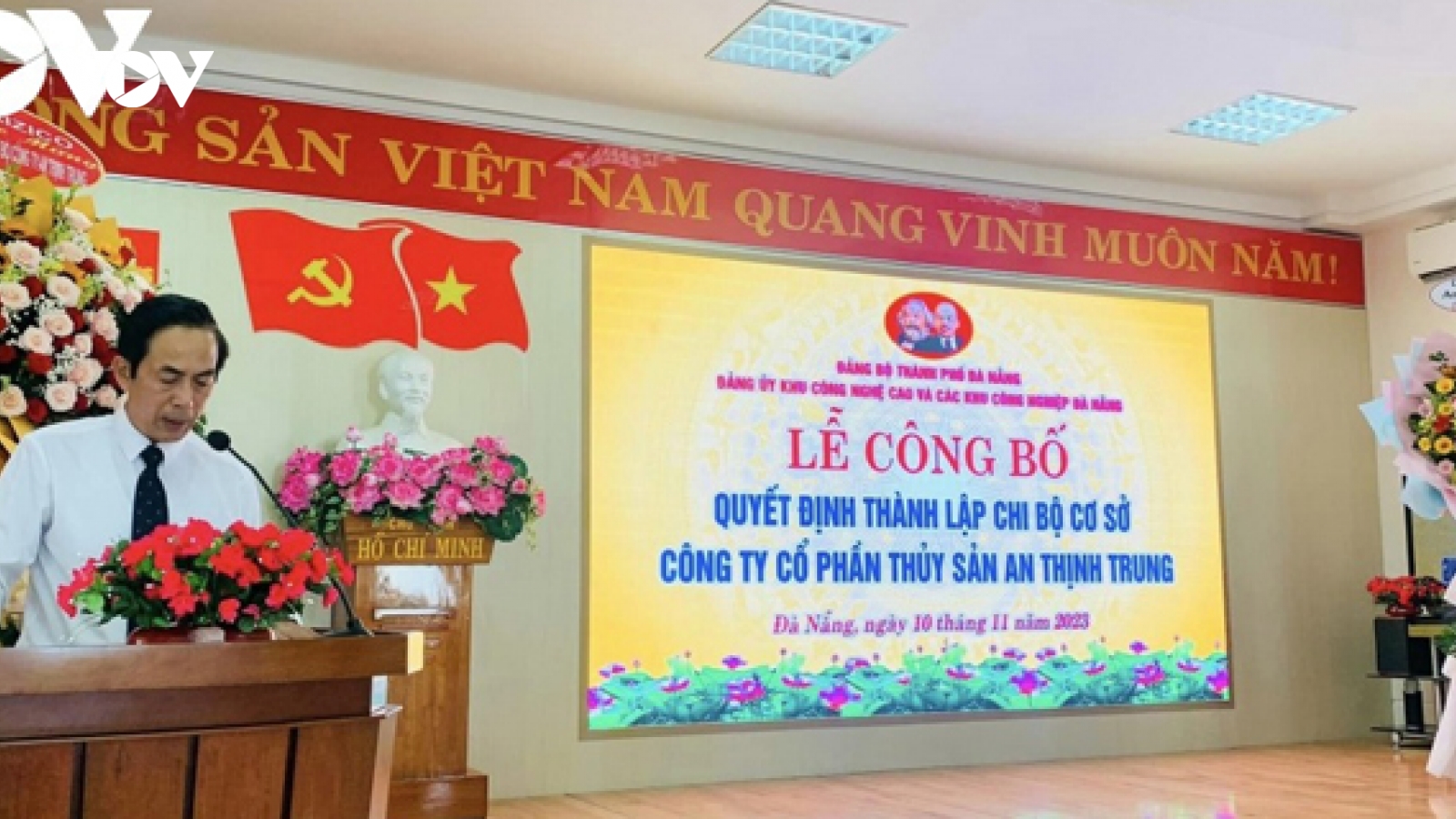 Kết nạp chủ doanh nghiệp tư nhân vào Đảng: Kinh nghiệm của Đà Nẵng