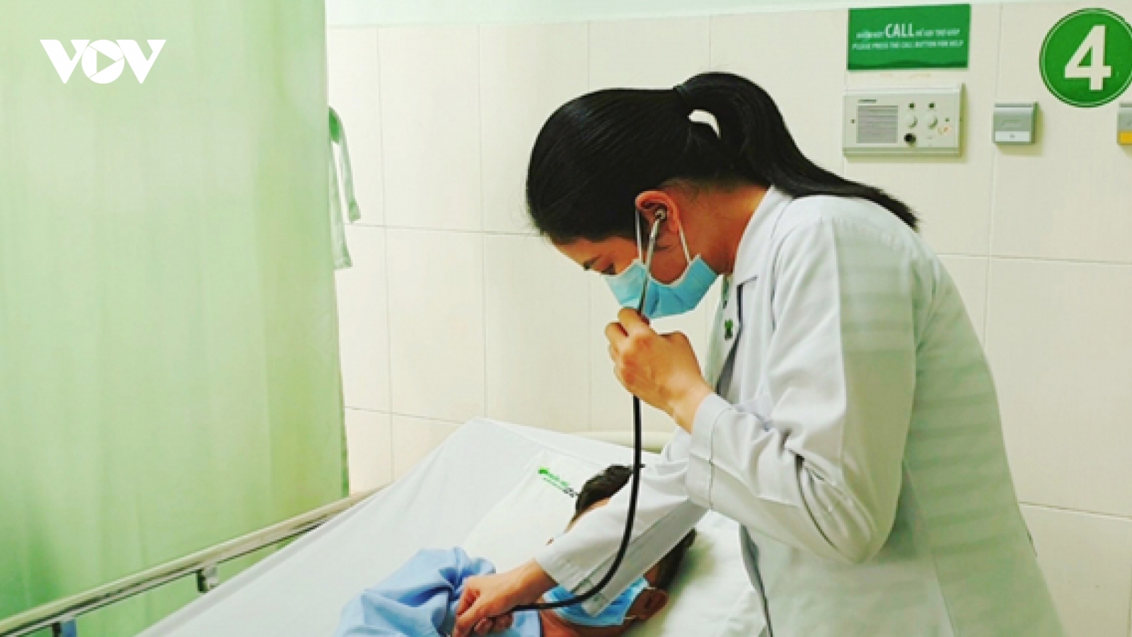 Cứu sống người đàn ông nguy kịch do tự ý uống thuốc Nam chữa suy thận cấp