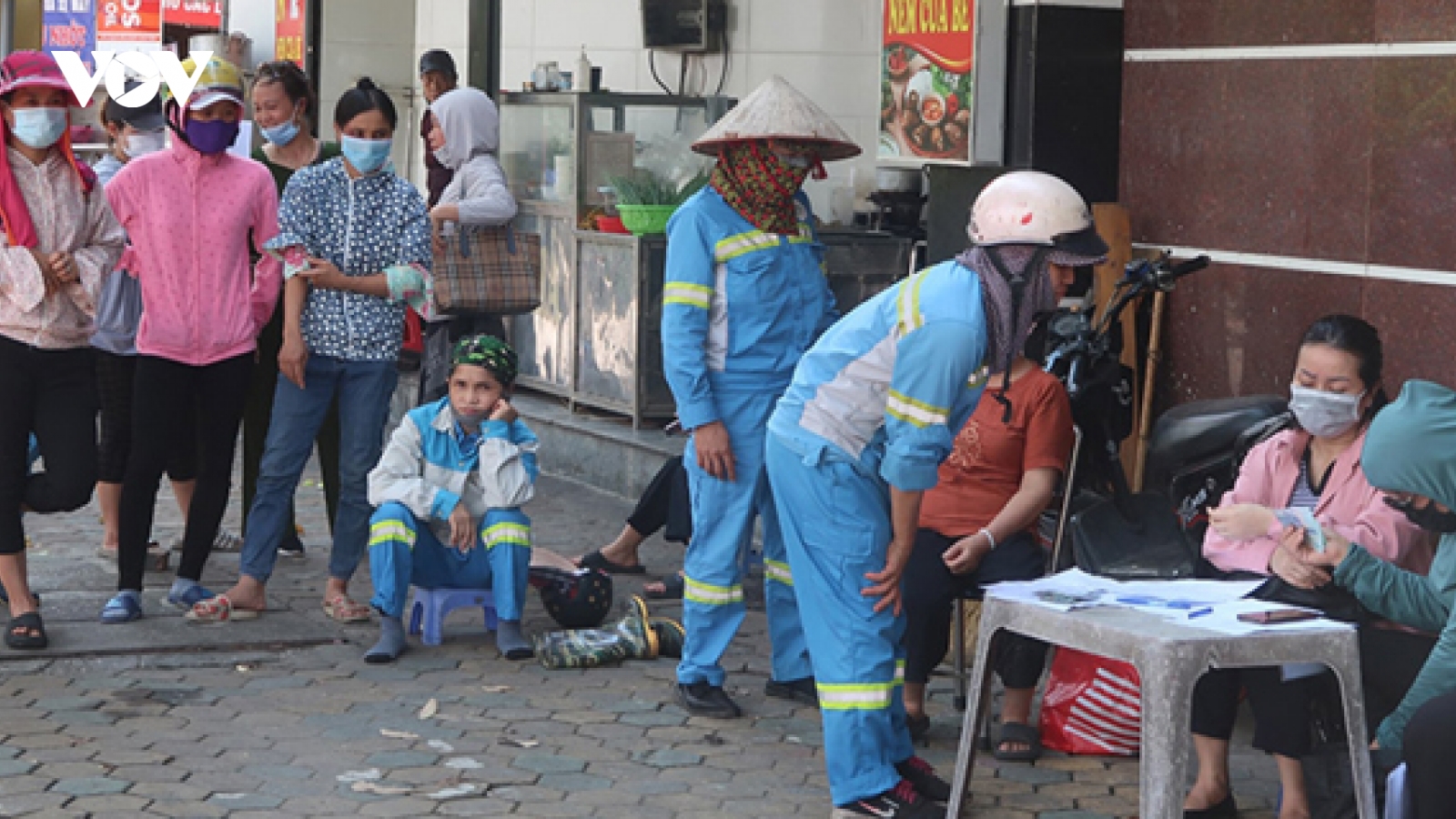 Hoàn thành chi trả nợ lương cho công nhân vệ sinh môi trường