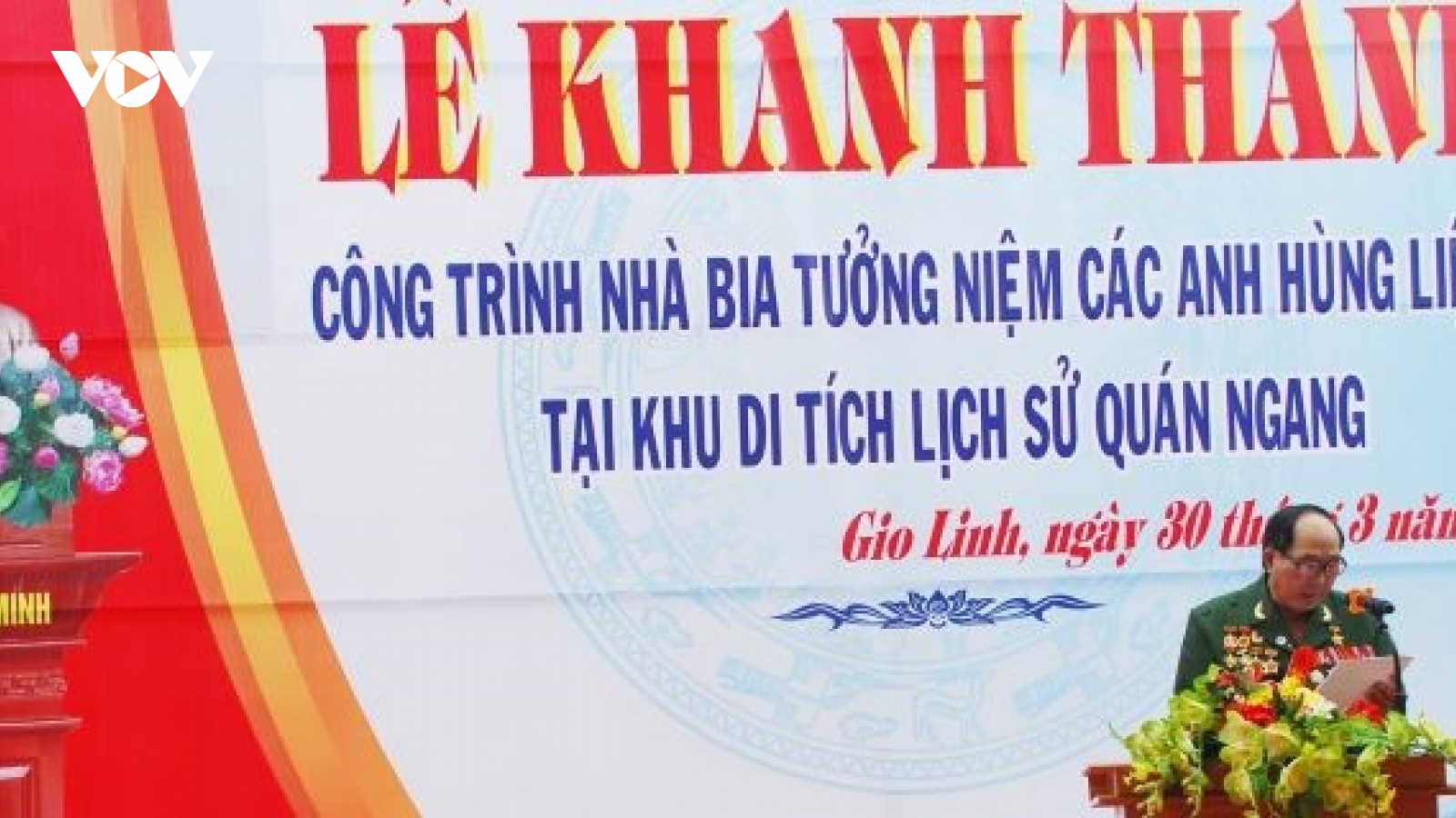 Người anh hùng bên dòng sông Tuyến