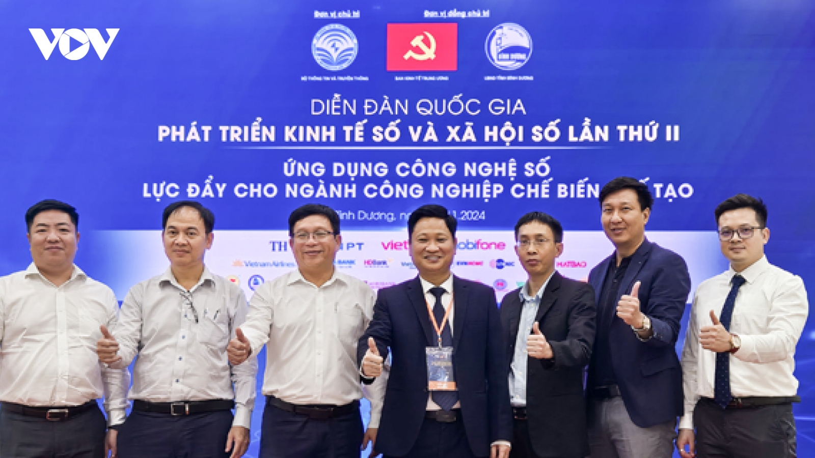 EVNHCMC nâng cao năng suất lao động nhờ phát triển lưới điện thông minh và CĐS