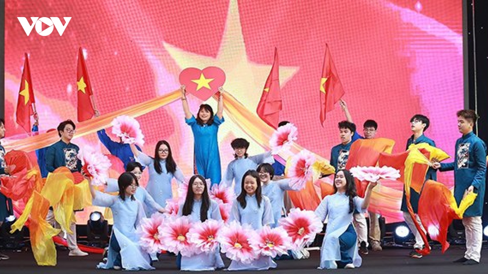 Khát khao cống hiến bản lĩnh, trí tuệ và sức sáng tạo của tuổi trẻ