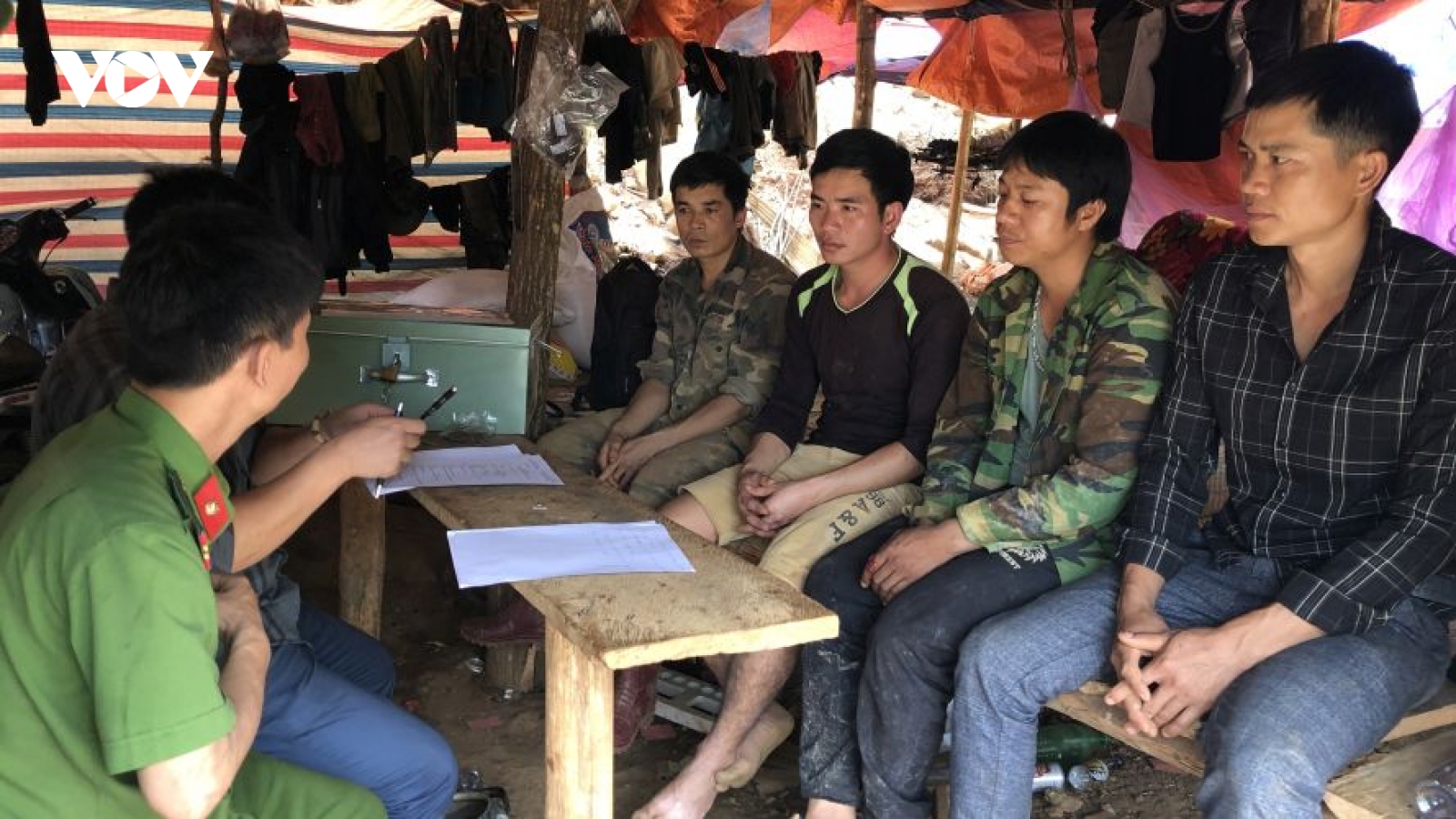 Công an Sơn La tập kích nhiều điểm khai thác vàng trái phép