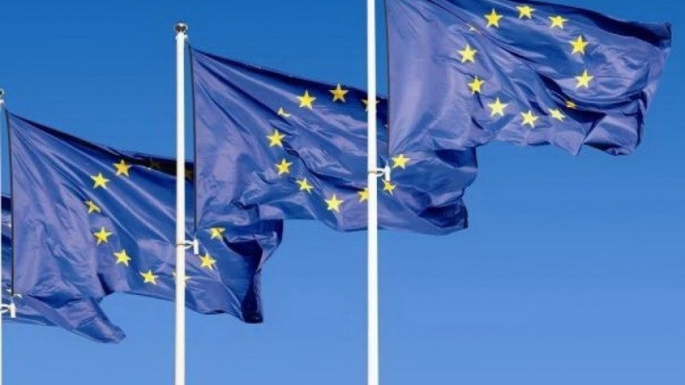 090001_2210eu_eief.jpg