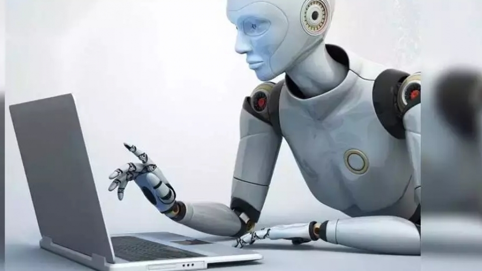 robot viet bai -toi.jpg