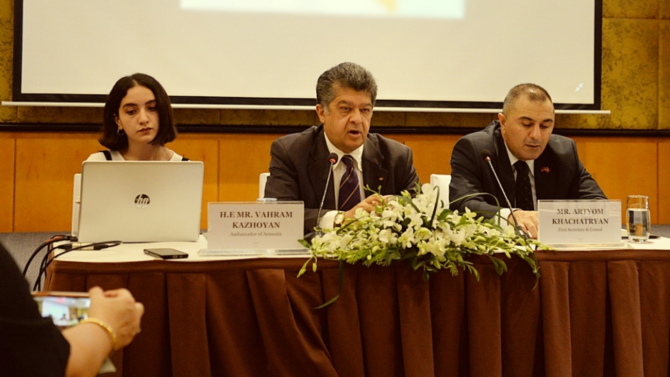 Armenia keu goi dam phan Karagbakh, hop bao, 13-10, -vov.JPG