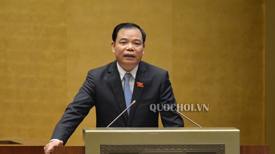 live-bo-truong-nong-nghiep-nguyen-xuan-cuong-tra-loi-chat-van-quoc-hoi1573008953.jpg