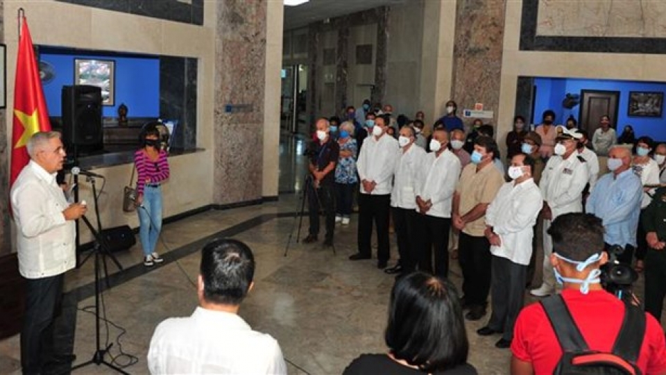 photo_exhibition_marks_60_years_of_vietnamcuba_friendship.jpg