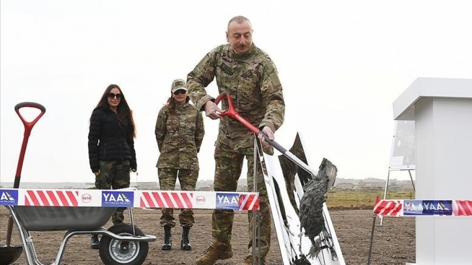 Aliyev khoi cong san bay o Karabakh -anadolu.jpg
