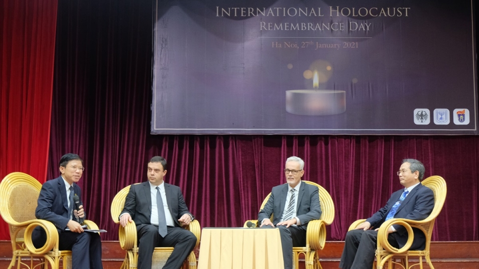 dai bieu gom Dai su Israel tai Viet Namthao luan ve Holocaust, 27-1-2021, -Viet Anh.jpg