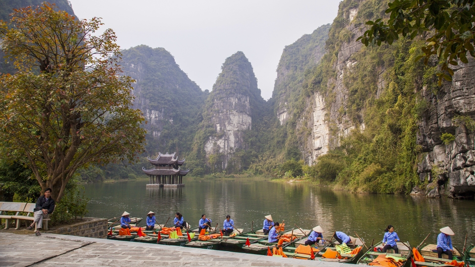 Ninh Bình phát triển du lịch xanh gắn với Hành cung Vũ Lâm