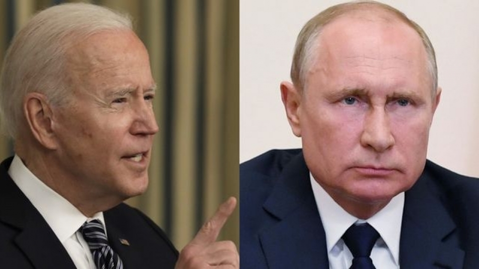 biden putin -bloomberg.jpg