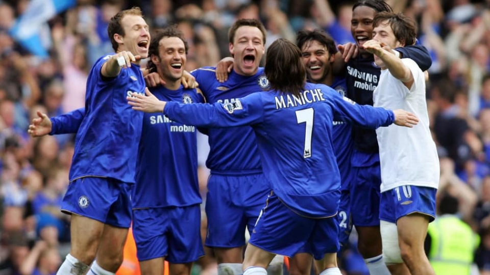 chelsea-players-celebrate-at-the-final-w-5bc8d9446f0e5bbad3000013.jpg