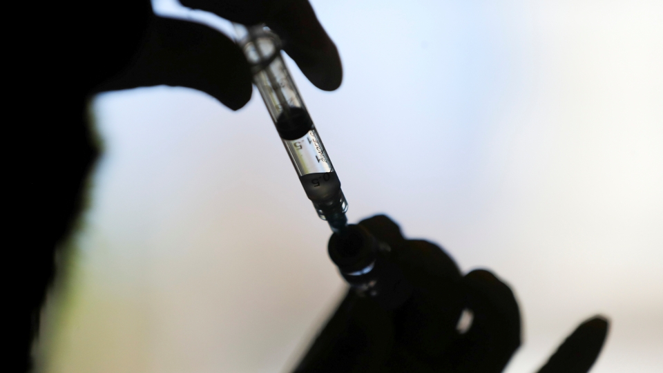 2021-05-25T174311Z_177436716_RC23NN9Z37OA_RTRMADP_3_HEALTH-CORONAVIRUS-VACCINE-CHILE.JPG