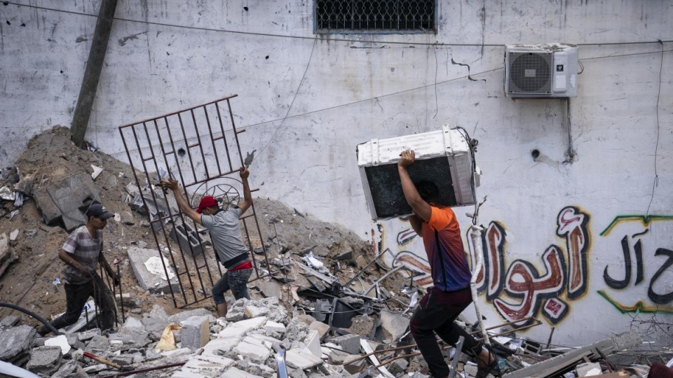 22.5.21 Người dân Gaza nỗ lực khắc phục hậu quả của chiến tranh.jpg