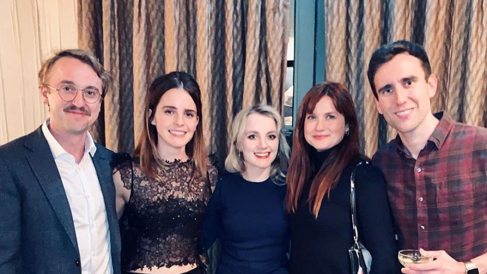 13-emma-watson-evanna-lynch-bonnie-wright-matthew-lewis-and-tom-felton-december-2019-harry-potter-stars-reunite-over-the-years.jpg