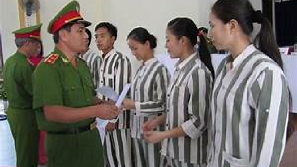 prizon inmates.jpg