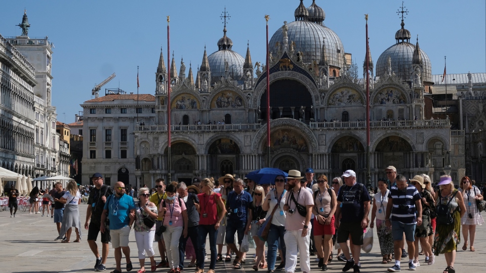2021-09-06t130316z_387956085_rc2njp98gzpj_rtrmadp_3_italy-tourism-venice.jpg