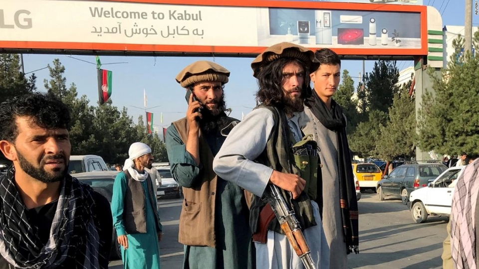 Taliban binh linh tai Kabul sau khi chiem quyen -cnn.jpg