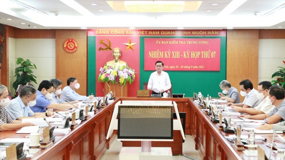 Uy ban kiem tra.jpg