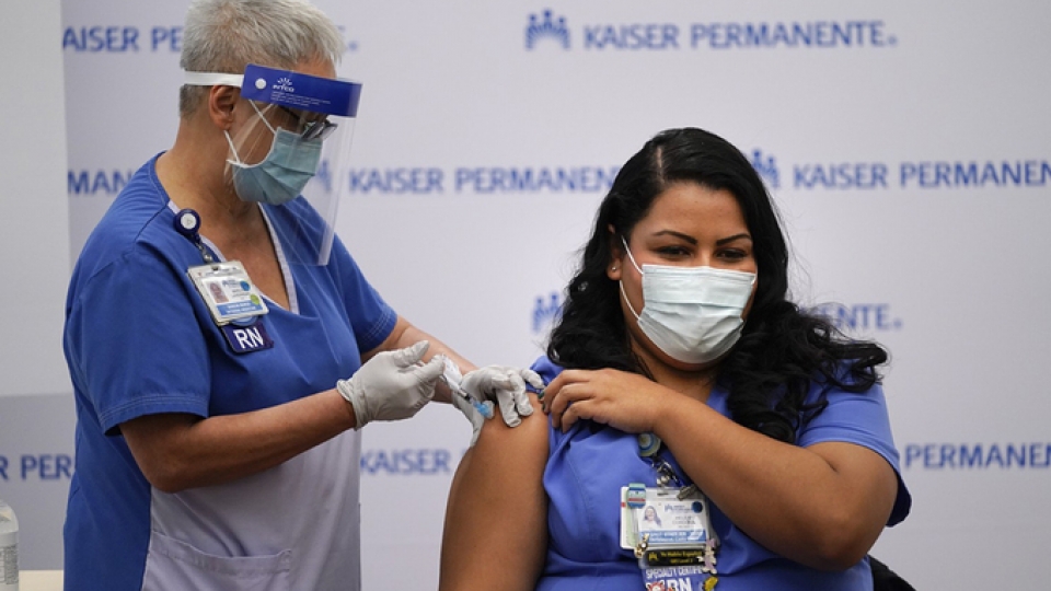 vaccine-12-2020-los-angeles-99-8980-8920-1613724832.jpg