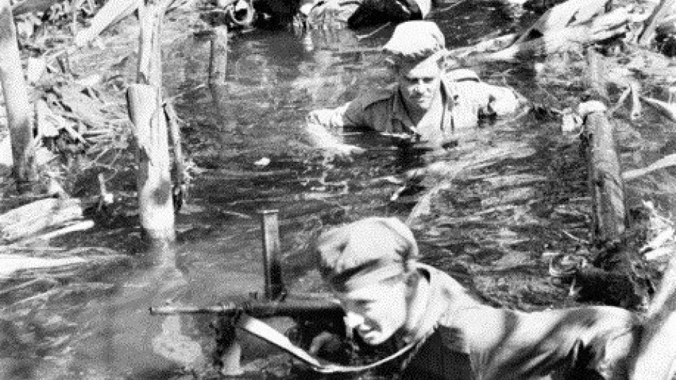 3_australian_42nd_battalion_patrol_on_bougainville_wikipedia.org_.jpg