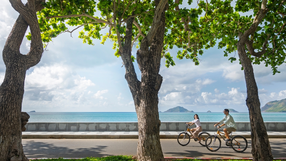 bike_ride_discover_con_dao_island.jpg