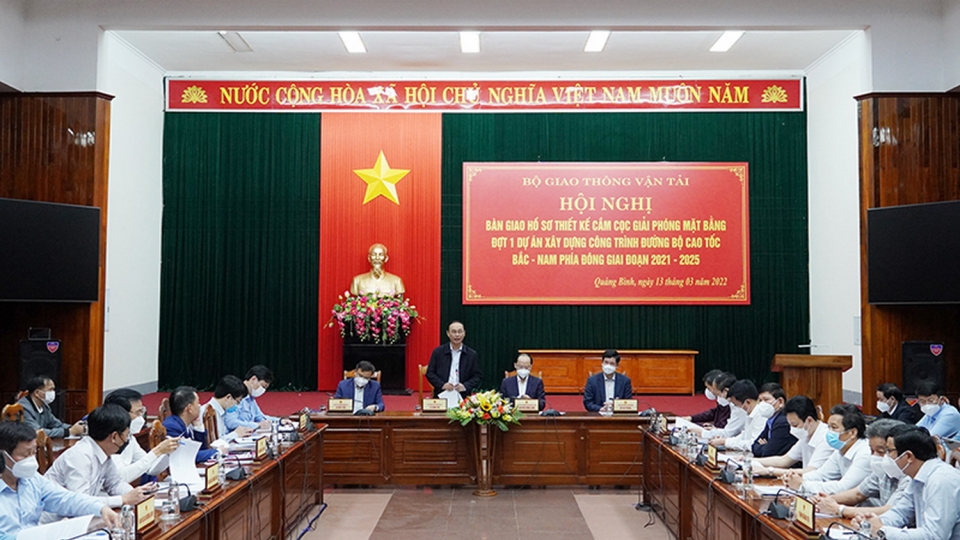 vov_hoi_nghi_ban_giao_ho_so_thiet_ke_cam_coc_giai_phong_mat_bang_dot_1_du_an_xay_dung_cong_trinh_duong_bo_cao_toc_bac-nam_phia_dong.jpg