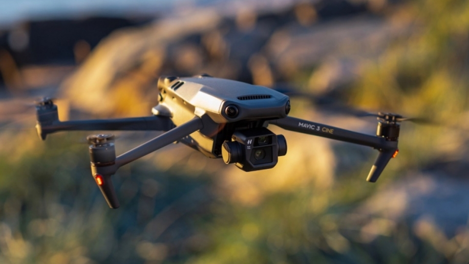 Trung Quoc UAV Mavic 3 cua hang DJI -facebook.jpg