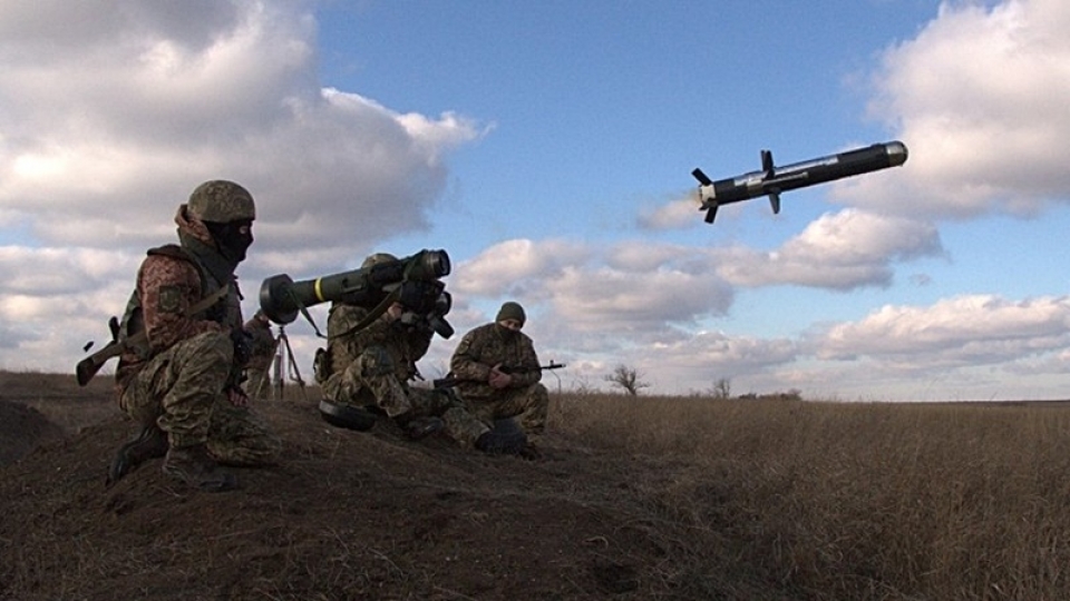 linh Ukraine phong ten lua Javelin -bo quoc fong Ukraine.jpg