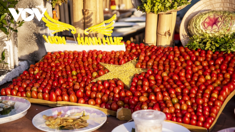 Street food festival livens up Hue Festival 2022