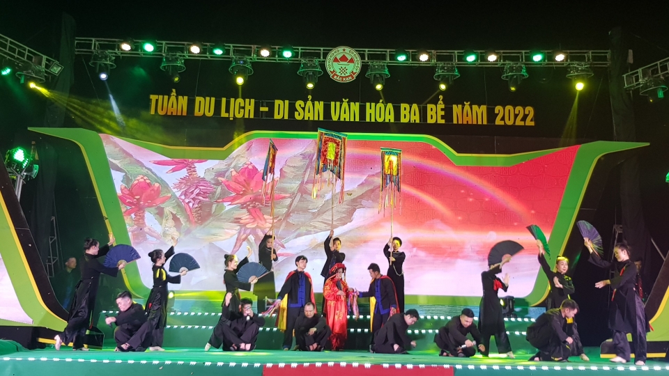 cac_tiet_muc_van_nghe_chao_mung.jpg
