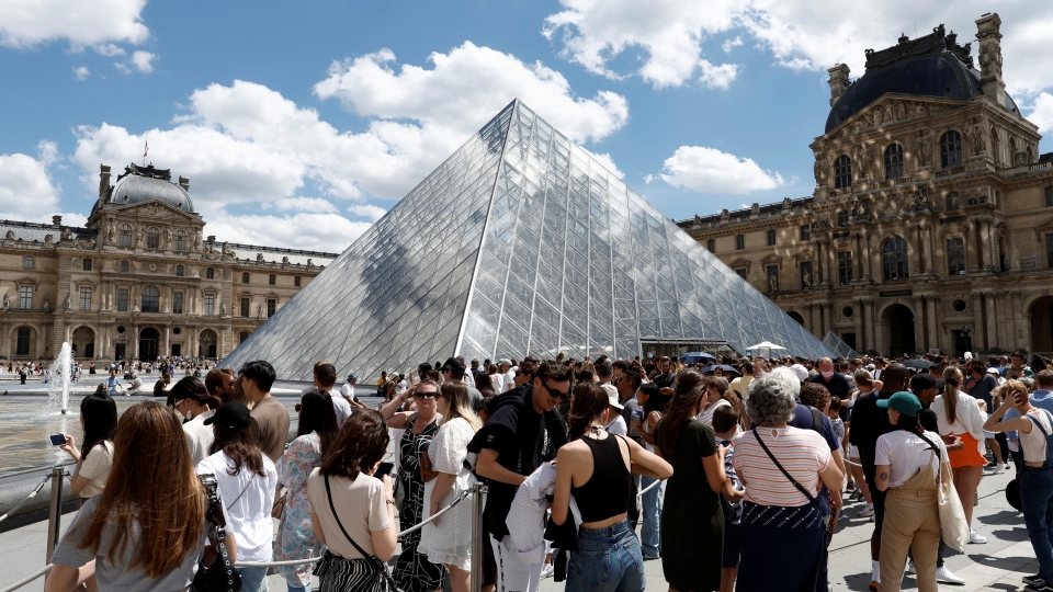 2022-07-03t191921z_2090387557_rc2e4v9ayemz_rtrmadp_3_france-tourism.jpg