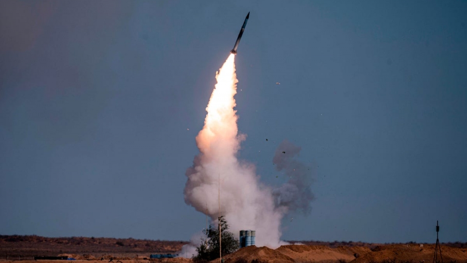 Ukraine nói HIMARS do Mỹ cung cấp có thể trở thành “sát thủ” diệt S-400 của Nga.jpg
