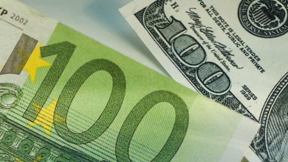 dong_euro_ngang_gia_usd_sau_20_nam.jpeg