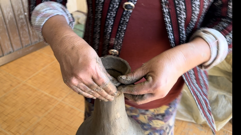 gom bau truc thu cong.jpg