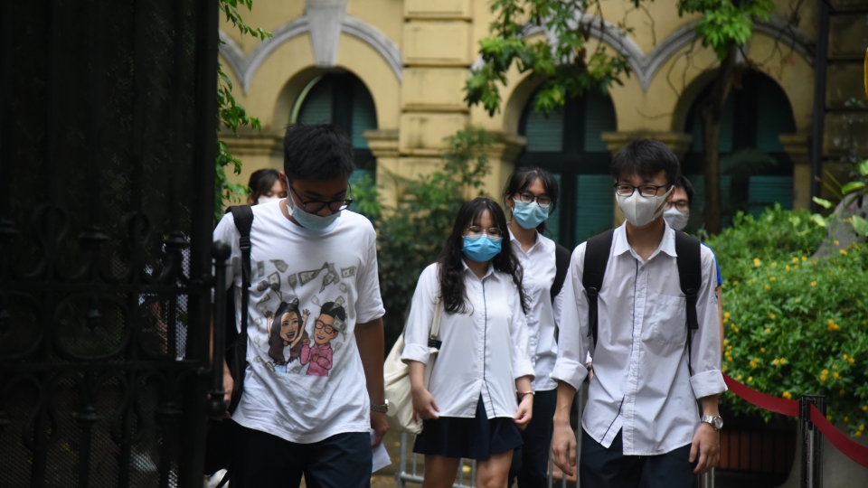 thi toan tot nghiep.JPG